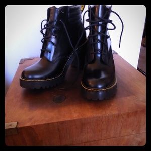 Doc Dr. Martens Persephone Black Leather Size 10